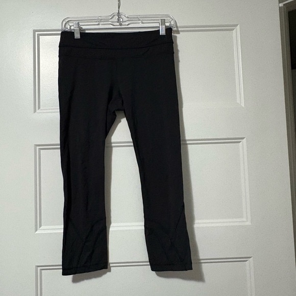 Lululemon Inspire Crop II Black (6) - Picture 11 of 13